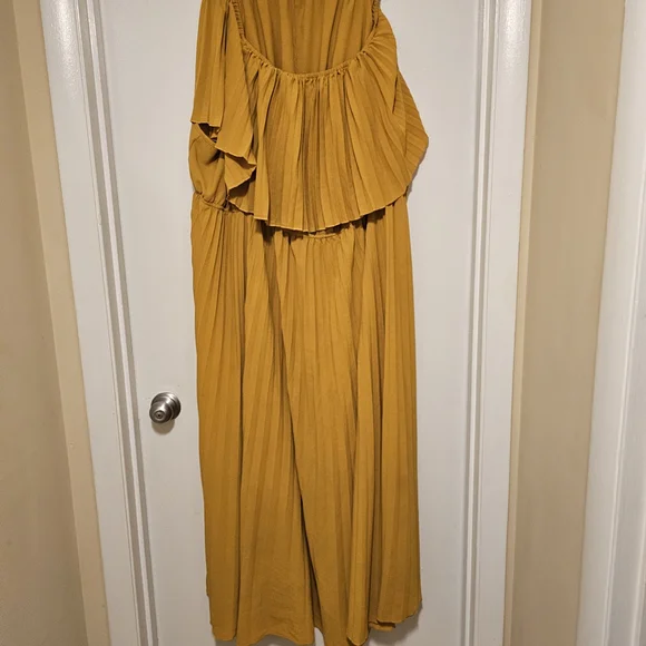 SHEIN Strapless Mustard Dress - Picture 2 of 3